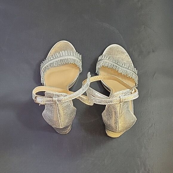 CHARLOTTE RUSSE POINTED TOE ADJUSTABLE BUCKLE ANKLE STRAP BLOCK HEEL SANDAL - Picture 5 of 13